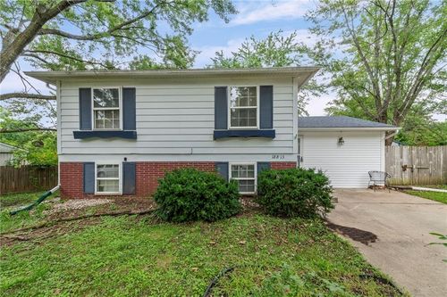 18813 E 5th St N, Independence, MO, 64056-2253 | Card Image