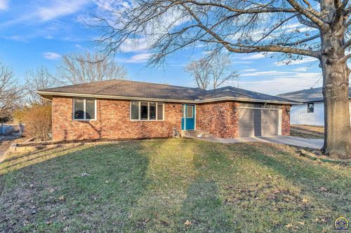 3812 Se Fair Meadows Pl, Topeka, KS, 66605 | Card Image