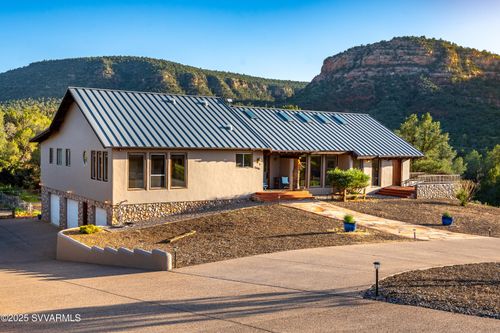 2690 Verde Valley School Rd, Sedona, AZ, 86351-9561 | Card Image