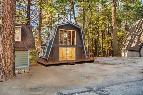 32068 Hunsaker Dr, Running Springs, CA, 92382-7464 | Card Image