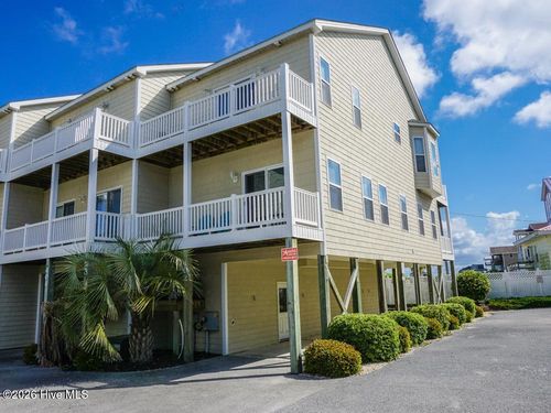 402 Sea Star Cir, Surf City, NC, 28445-7914 | Card Image