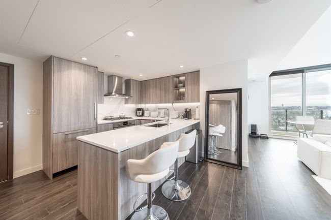 3702 - 9887 Whalley Blvd, Condo with 3 bedrooms, 2 bathrooms and 1 parking in Surrey BC | Image 8