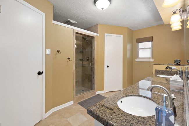 2101 Rocky Creek Ln, House other with 3 bedrooms, 3 bathrooms and 2 parking in Pearland TX | Image 17