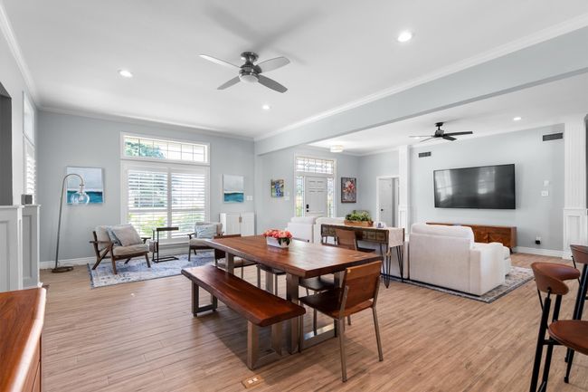 oversized dining area | Image 8