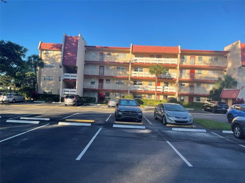 302-1025 Country Club Dr, Margate, FL, 33063-3222 | Card Image