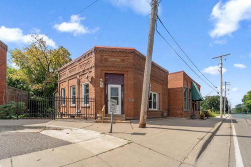 103 N Main St, Center City, MN, 55012-9671 | Card Image