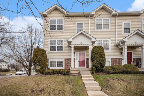 685 Holiday Ln, Hainesville, IL, 60073-4702 | Card Image