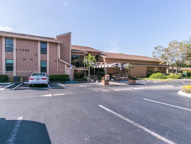 APT-204 - 7301 Nw 1 St St, Condo with 1 bedrooms, 2 bathrooms and null parking in Margate FL | Image 4
