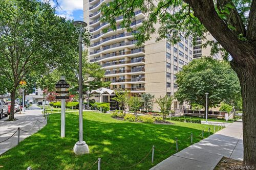 12a-102-10 66th Road, New York, NY, 11375 | Card Image