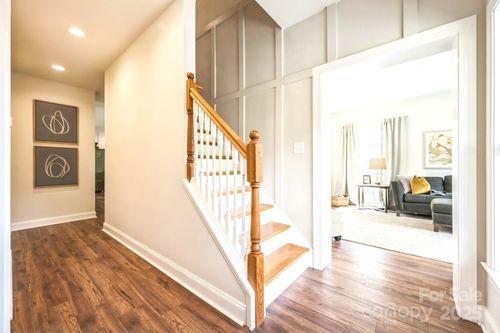 274 Old Bristol Rd, Boone, NC, 28607-3427 | Card Image