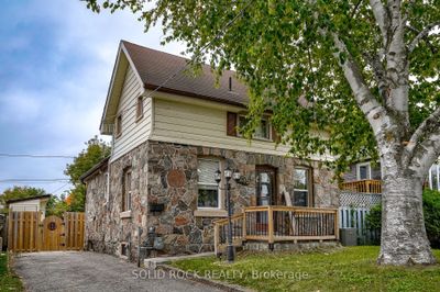 285 James St E, House other with 3 bedrooms, 2 bathrooms and 3 parking in Orillia ON | Image 3