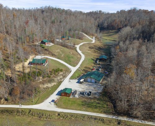 16 Hickory Ln, Campton, KY, 41301-8365 | Card Image