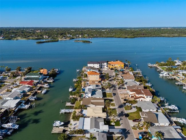 17730 Long Point Dr, House other with 3 bedrooms, 2 bathrooms and null parking in REDINGTON SHORES FL | Image 65