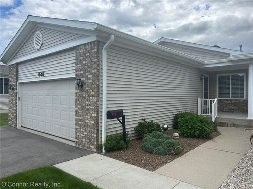 821 Crystal Ln, Marysville, MI, 48040-1569 | Card Image