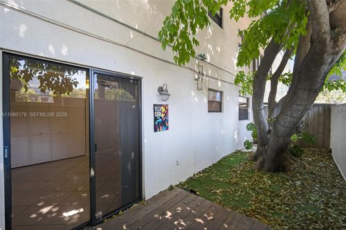 apt-9-3265 Virginia St, Miami, FL, 33133-5240 | Card Image
