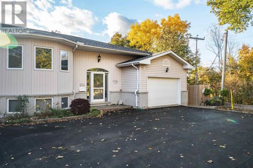 536 Morrison Ave, Sault Ste. Marie, ON, P6B6L4 | Card Image