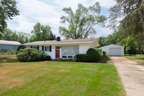 15610 Hamilton Street, Granger, IN, 46530-9201 | Card Image