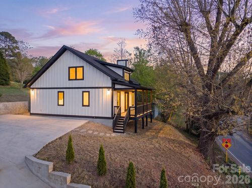 213 Newstock Rd, Asheville, NC, 28804-8749 | Card Image