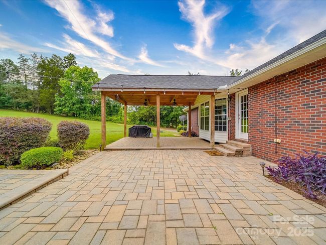 Patio/Covered Back Patio | Image 13
