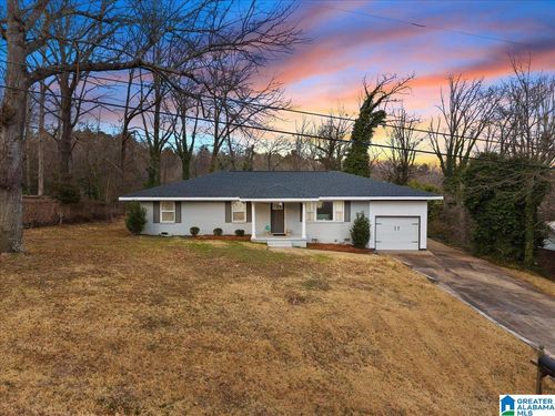 2012 Crawford St, Guntersville, AL, 35976-2108 | Card Image