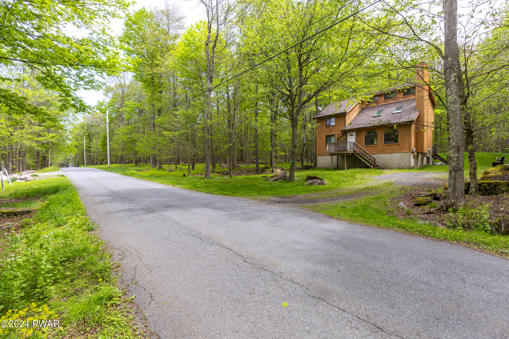 Spring Ln, Gouldsboro, PA 18424