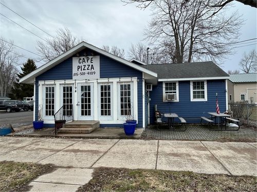 194 E Broadway St, Cape Vincent, NY, 13618-4182 | Card Image