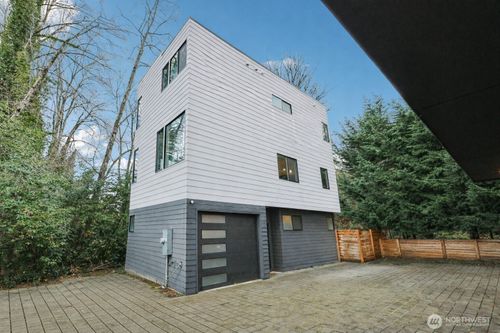 9302 Sturtevant Ave S, Seattle, WA, 98118-5536 | Card Image