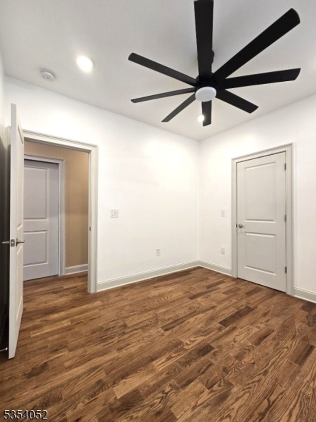 90 Seaview Ave, Home with 6 bedrooms, 4 bathrooms and null parking in Jersey City NJ | Image 8