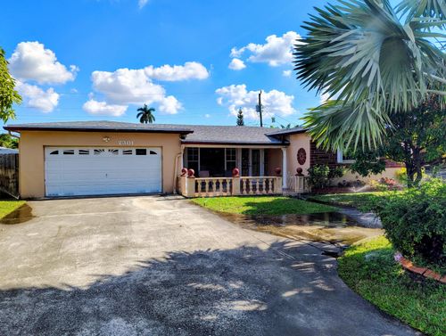2301 Everglades Dr, Miramar, FL, 33023-3518 | Card Image