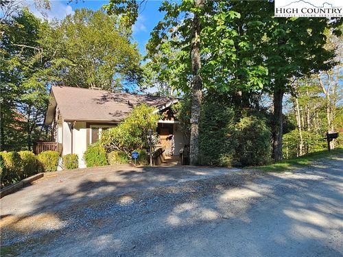 109 Foxgrape Hollow Rd, Beech Mountain, NC, 28604-8069 | Card Image