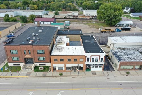 906 W Lincoln Ave, Olivia, MN, 56277-4217 | Card Image