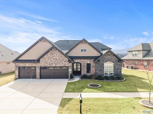 7539 Flint Crossing Cir Se, Owens Cross Roads, AL, 35763-8963 | Card Image