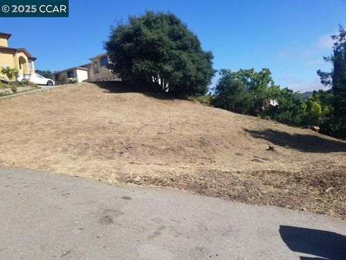 2525 Brandt St, Pinole, CA, 94564-1388 | Card Image