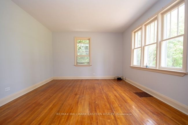 2449 Lansdowne St W, House other with 3 bedrooms, 1 bathrooms and 6 parking in Cavan Monaghan ON | Image 8