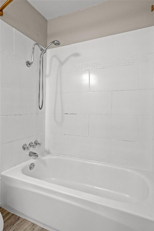 APT-236 - 2401 Manor Rd, Condo with 2 bedrooms, 1 bathrooms and null parking in Austin TX | Image 27