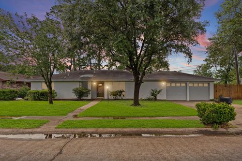4205 Queenswood St, Baytown, TX, 77521-2850 | Card Image