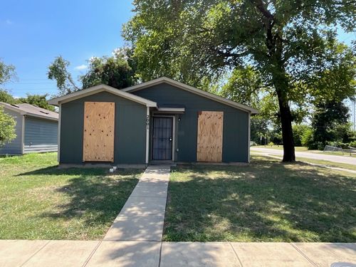 2001 J B Jackson Jr Boulevard, Dallas, TX, 75210 | Card Image