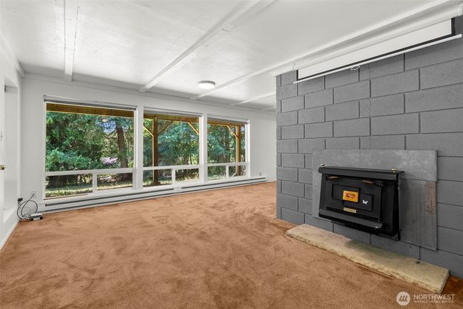 Lots of light and direct access to the back yard | Image 14