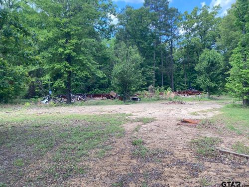 1011 Cr 4112, Hughes Springs, TX, 75656 | Card Image