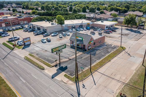 455 W Pioneer Pkwy, Grand Prairie, TX, 75051-4806 | Card Image