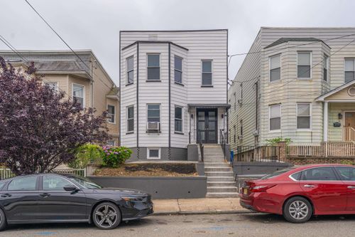 52 E 48th St, Bayonne, NJ, 07002-4063 | Card Image