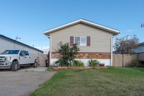 11009 95 St, Clairmont, AB, T8X5B9 | Card Image