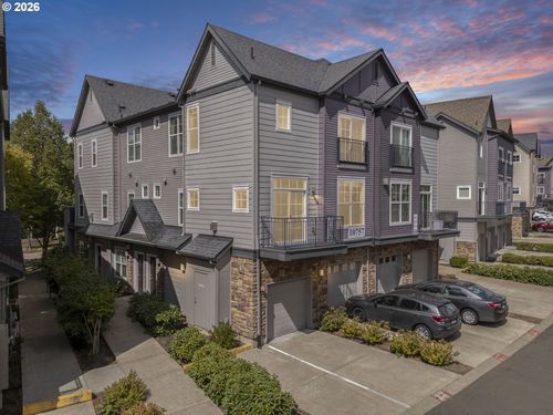 201-10757 Ne Red Wing Way, Hillsboro, OR, 97006-3496 | Card Image