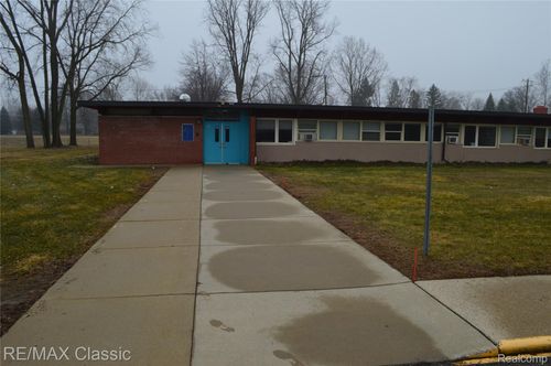 16360 Hubbard St, Livonia, MI, 48154-6100 | Card Image