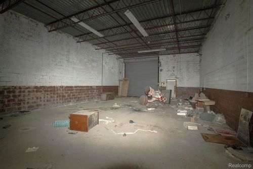 11850 E Mcnichols Rd, Detroit, MI, 48205-3359 | Card Image