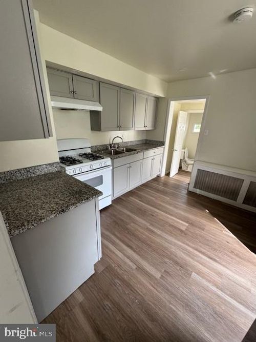 528 E Mulberry St, Millville, NJ, 08332-3229 | Card Image