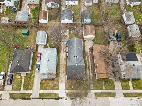 7052 Studebaker Ave, Warren, MI, 48091-3035 | Card Image