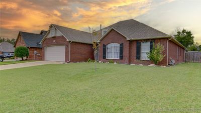 8814 N 134th East Court, House other with 4 bedrooms, 2 bathrooms and null parking in Owasso OK | Image 1