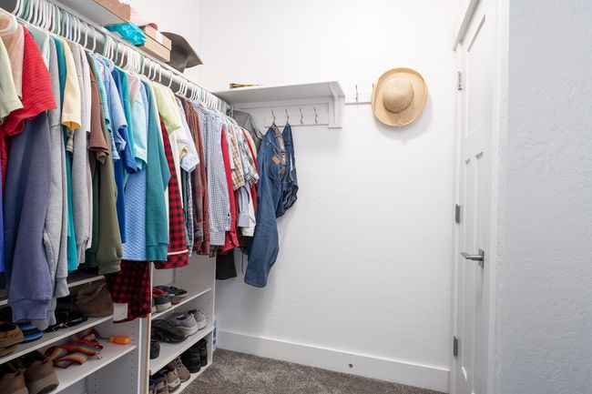 Primary bedrm walk-in closet | Image 18