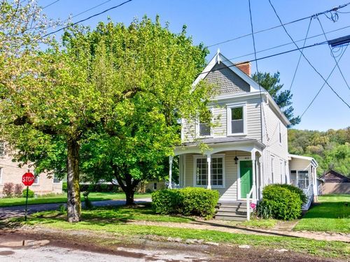 411 4th St, Darlington, PA, 16115-2811 | Card Image